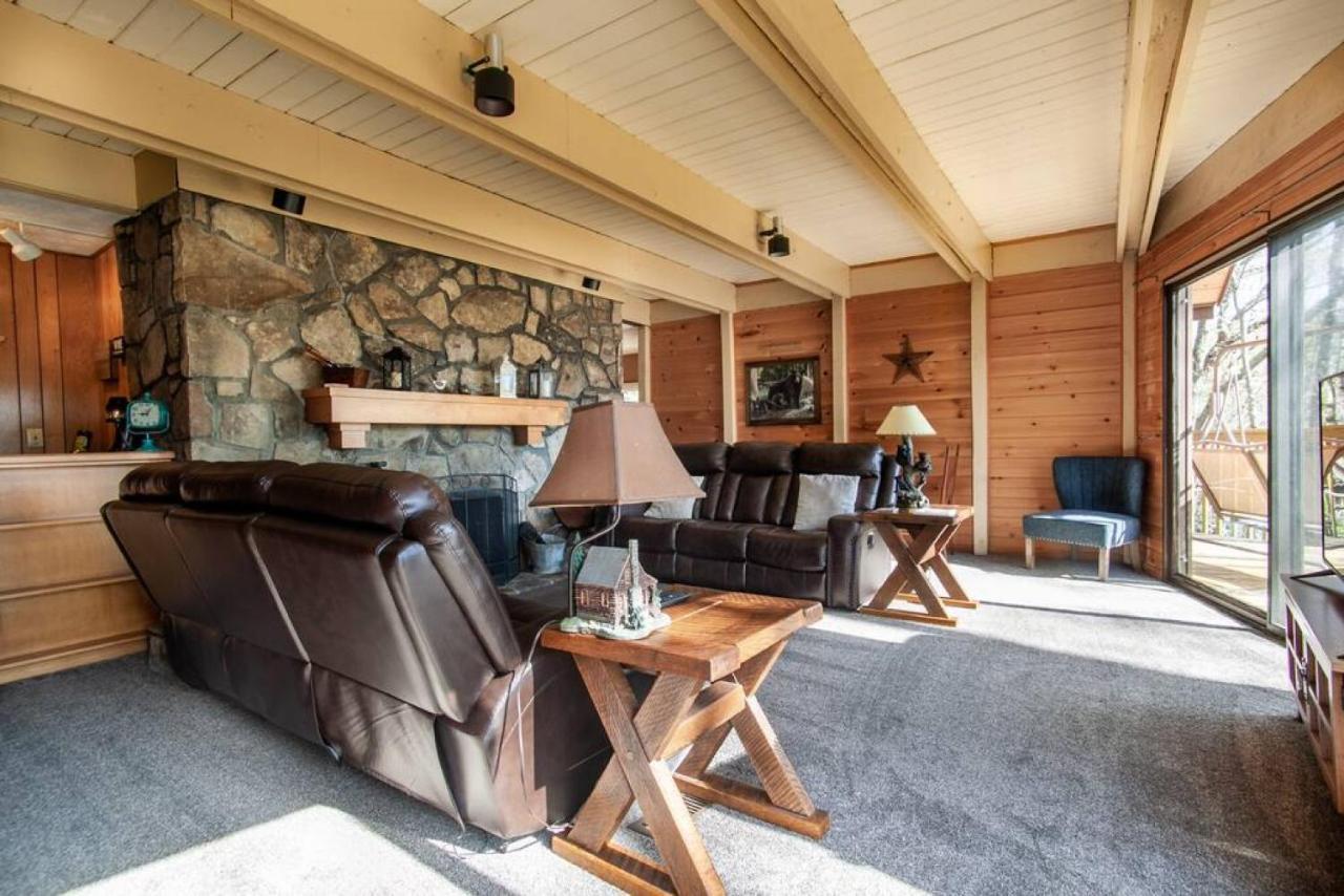 Bear View Chalet With Hot Tub And Near Ober Gatlinburg Exterior photo