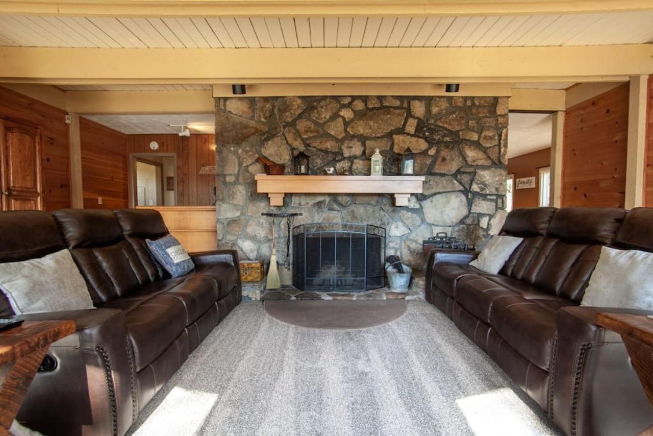 Bear View Chalet With Hot Tub And Near Ober Gatlinburg Exterior photo