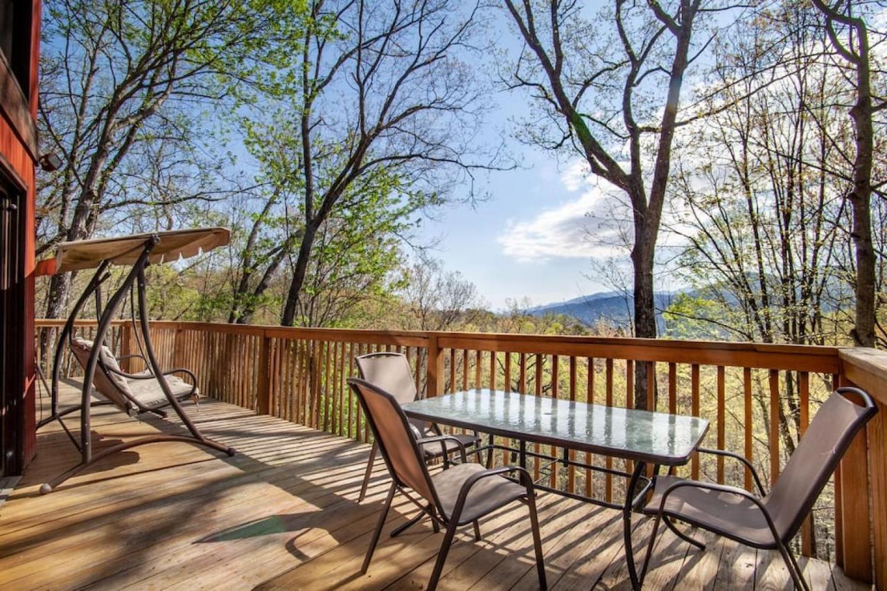 Bear View Chalet With Hot Tub And Near Ober Gatlinburg Exterior photo