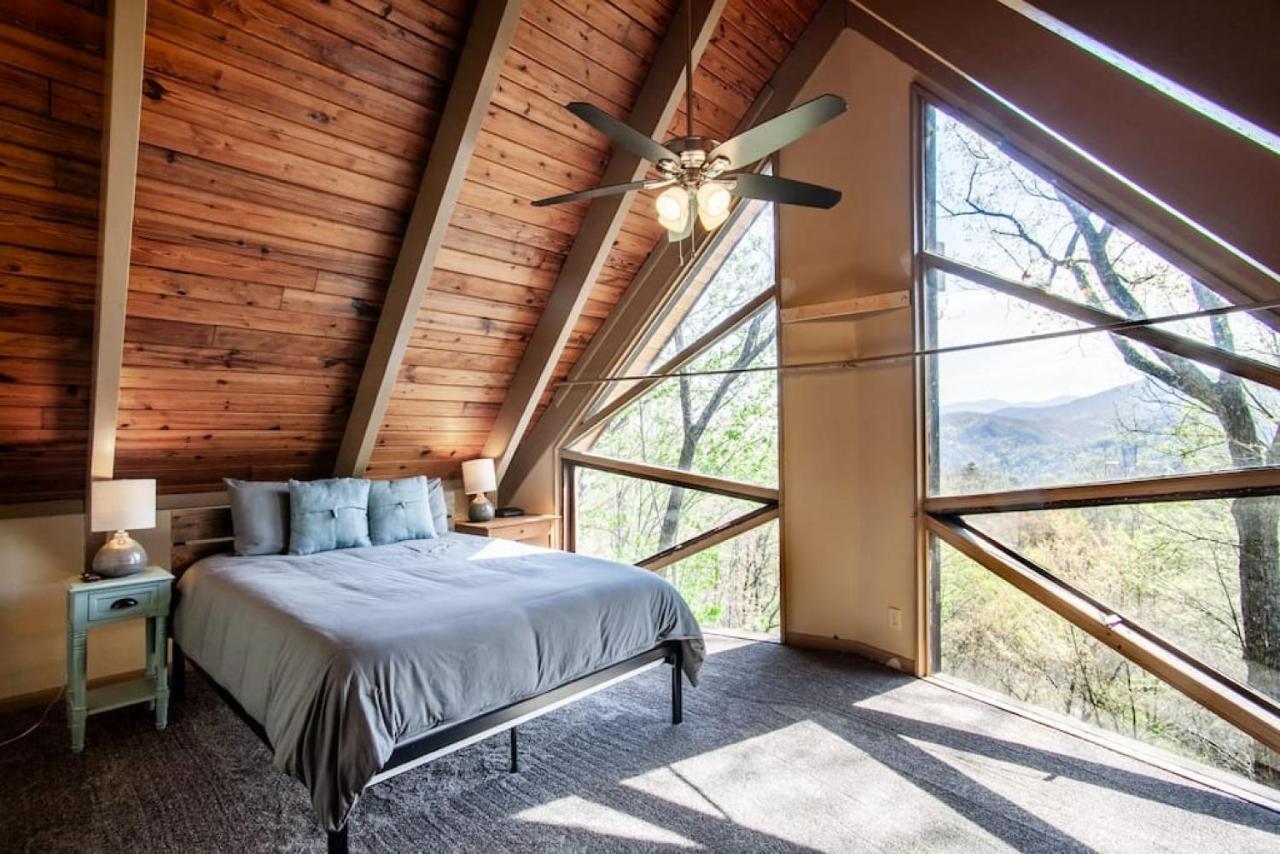 Bear View Chalet With Hot Tub And Near Ober Gatlinburg Exterior photo