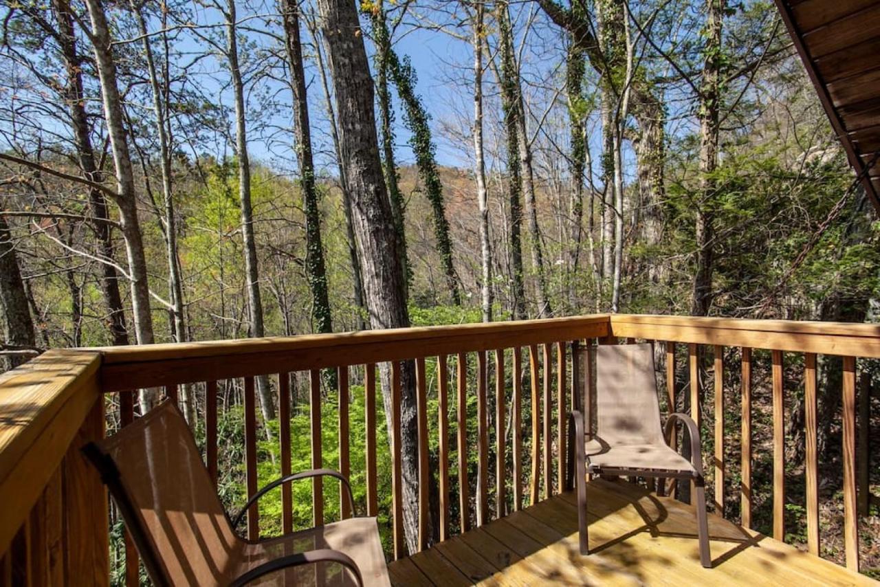 Bear View Chalet With Hot Tub And Near Ober Gatlinburg Exterior photo