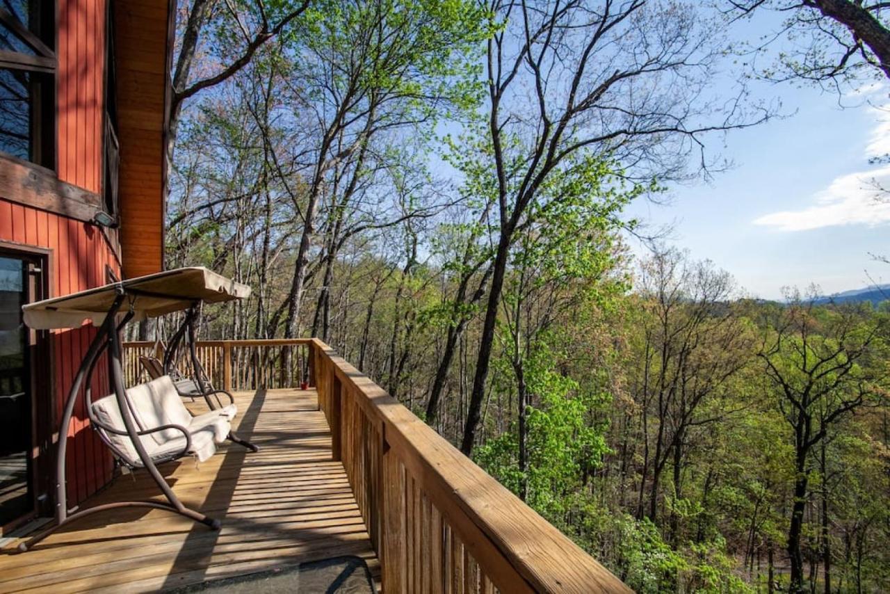 Bear View Chalet With Hot Tub And Near Ober Gatlinburg Exterior photo