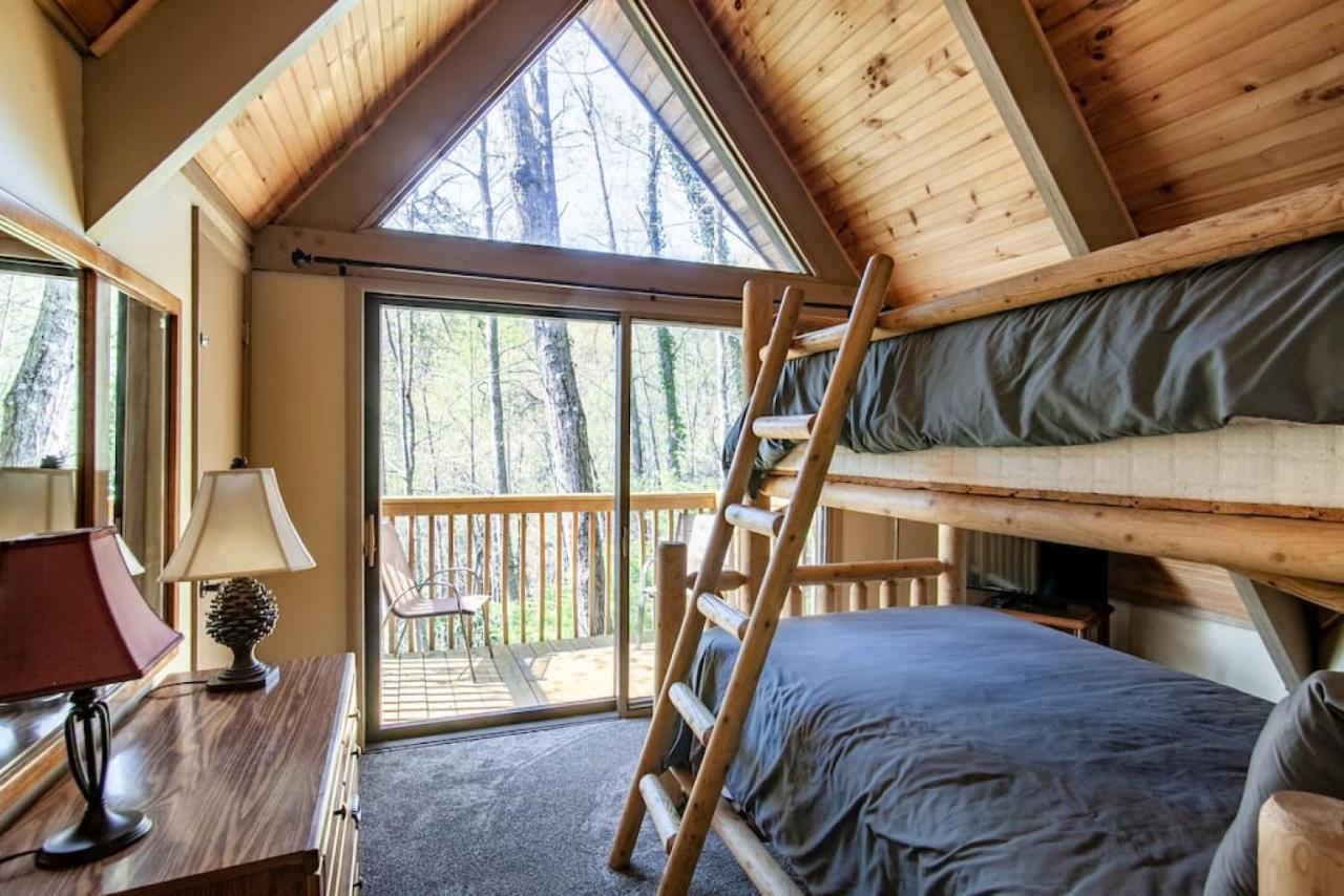 Bear View Chalet With Hot Tub And Near Ober Gatlinburg Exterior photo