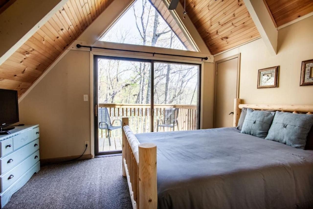 Bear View Chalet With Hot Tub And Near Ober Gatlinburg Exterior photo