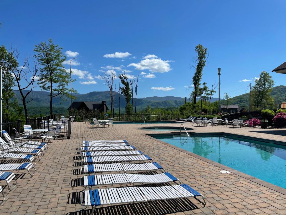 Bear View Chalet With Hot Tub And Near Ober Gatlinburg Exterior photo